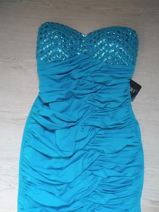 Продам новое платье