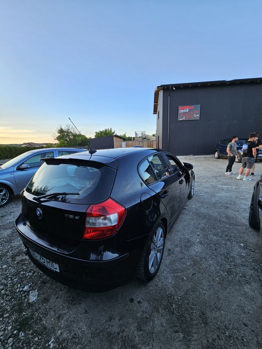 Vând BMW Seria 1 
Motor 118d 122cp
Mașina in prezent are 280.000km în