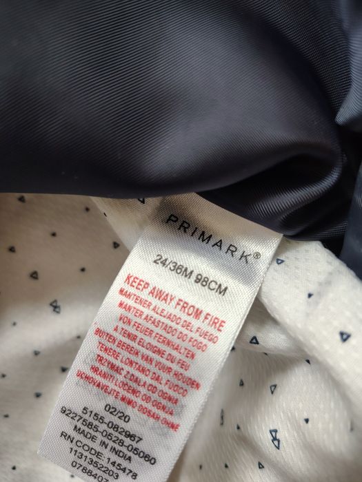 Vând costum HM și primark 98