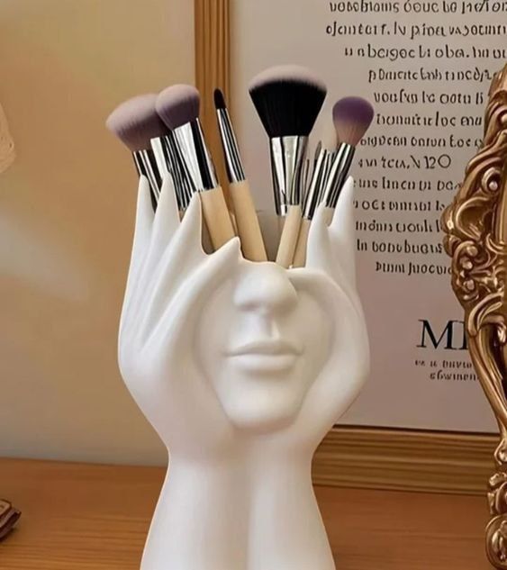 Ваза в виде лица