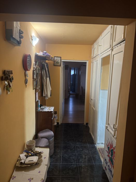 De vanzare apartament cu 3 camere