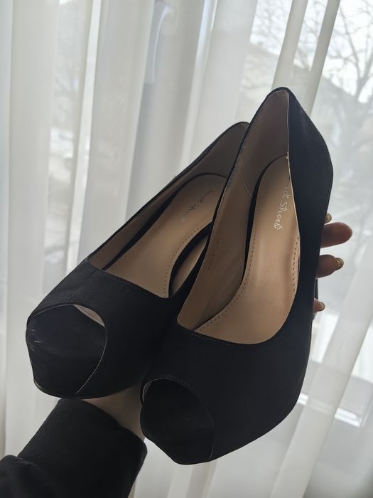 Велурени обувки на ток 38 номер