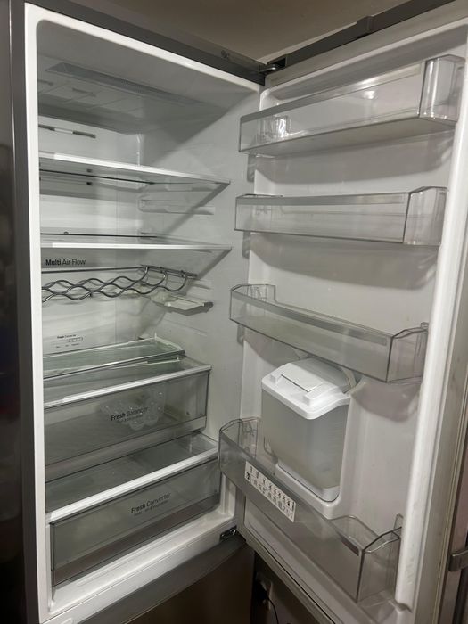 combina frigorifică LG din seria GBF