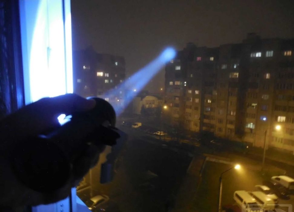 Очень мощный электрофонарь