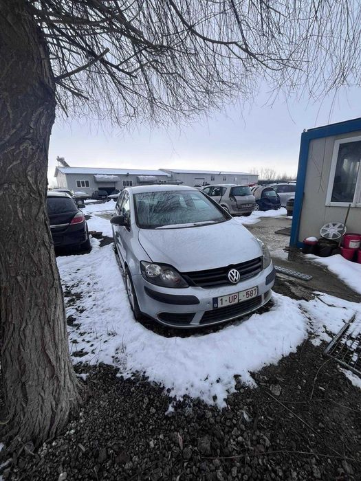 Dezmembram Volkswagen Golf 5 Plus