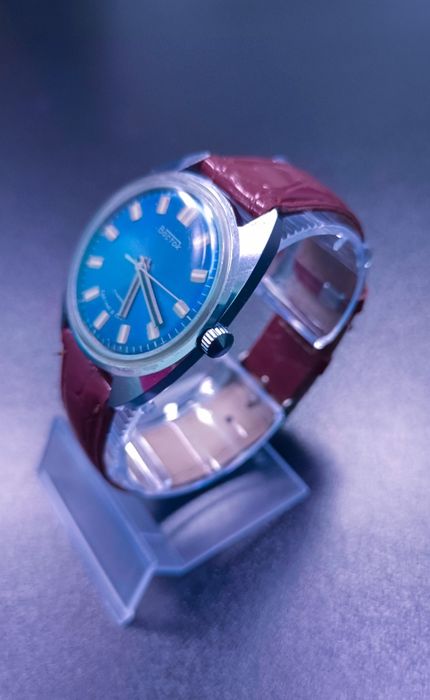 Часы Восток с синим циферблатом механизм 2409 на 17 камнях ЧЧЗ СССР