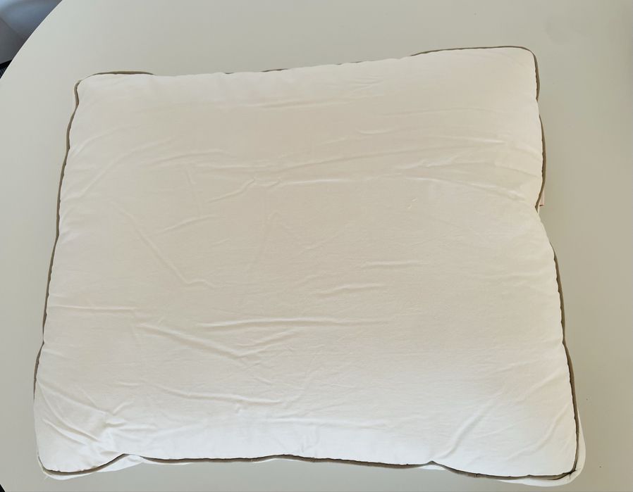 Perna cu fulgi si pene ikea