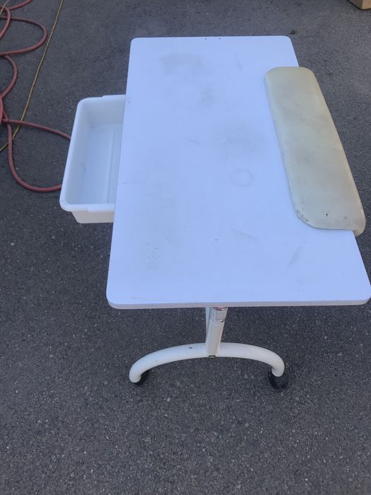 Столик для манекюра