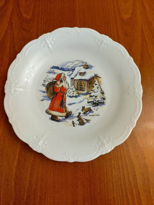 Порцеланова чиния "Коледа'".