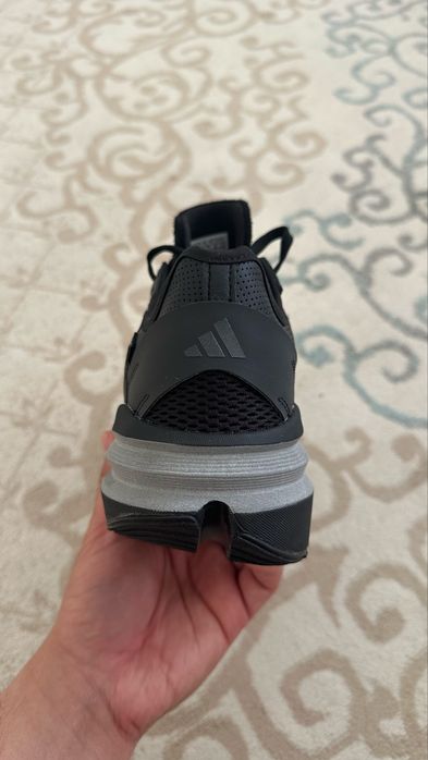 Адидас кроссовки