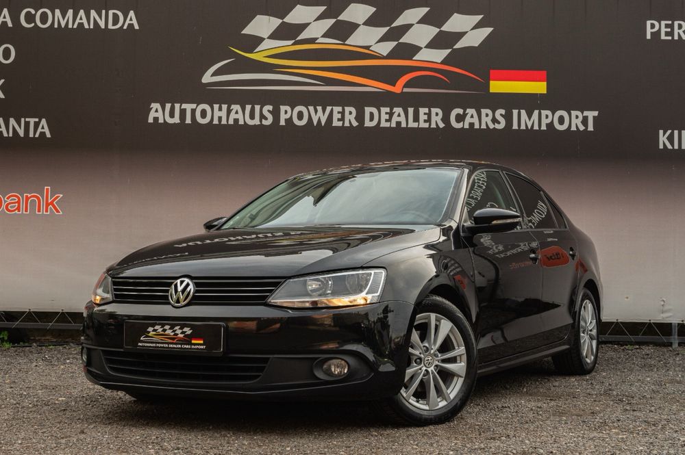 VW Jetta -2012-automat- navigatie-scaune incalzite-jante aliaj-senzori - credit auto / rate / cash