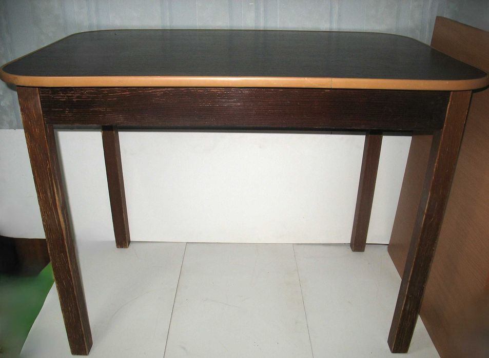 Стол  кухонный 100х70см.