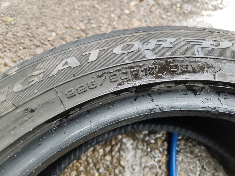 225/50/17" 4р Debica navigator 3,dot4923,5mm