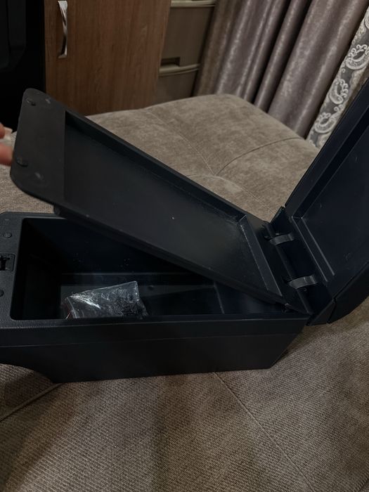 подлокотник в Hyundai Accent