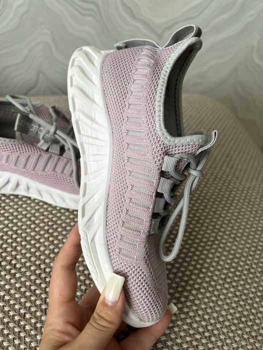 Лёгкие кроссовки 34 размер