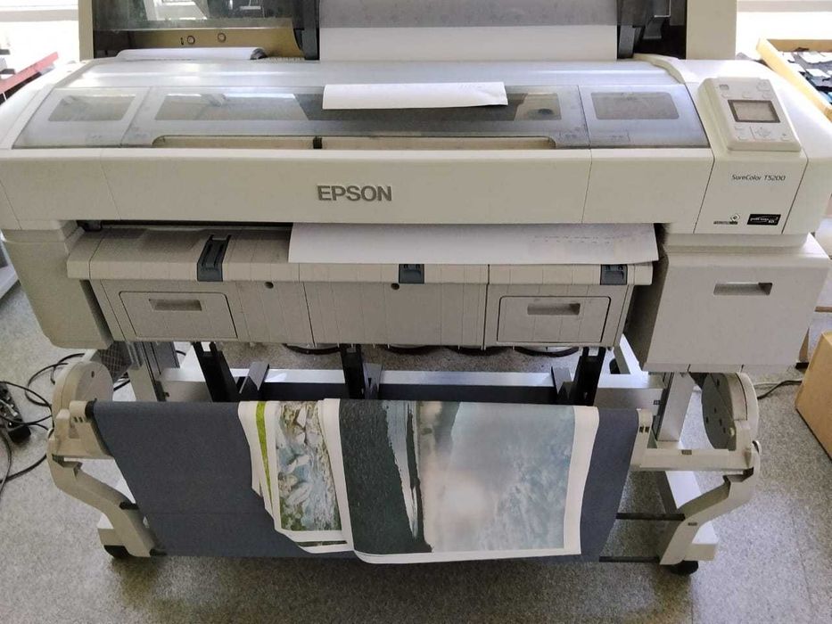 Плоттер Широкоформатный принтер Epson SC-T5200.
