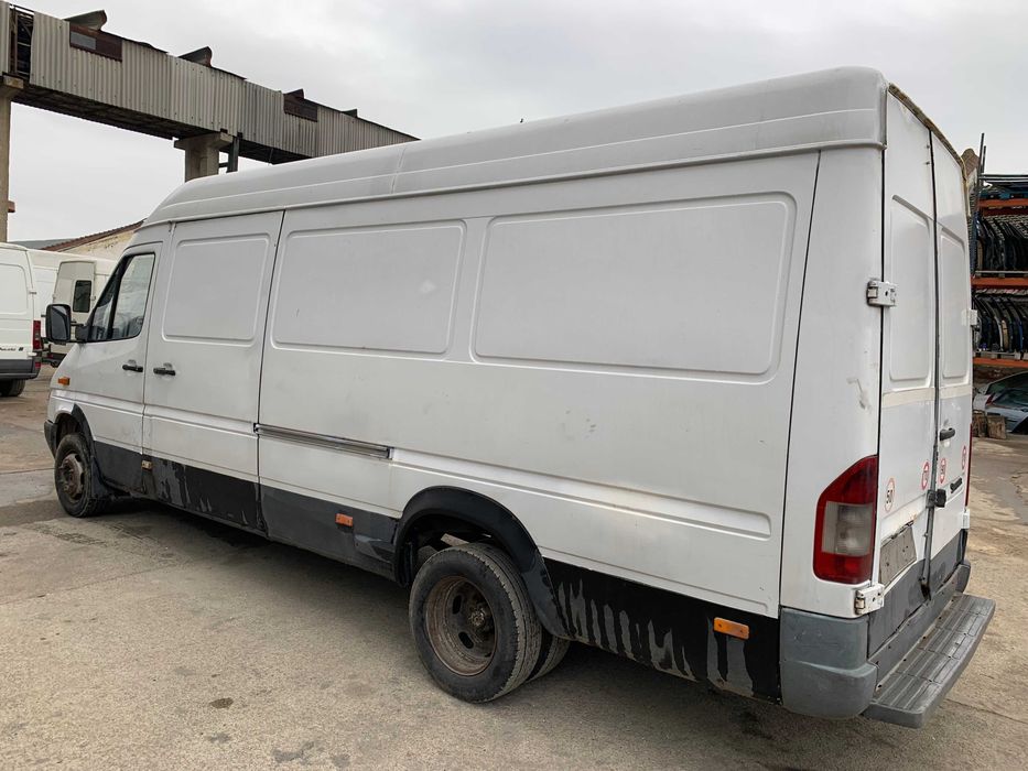 DEZMEMBREZ Mercedes SPRINTER 411 413 CDI Punte Dubla 2001
