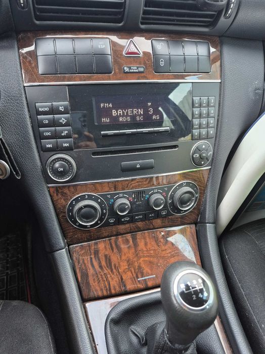 Автомобил Mercedes