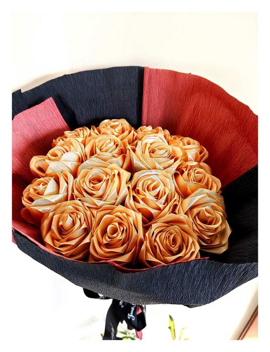 Букети от вечни сатенени рози