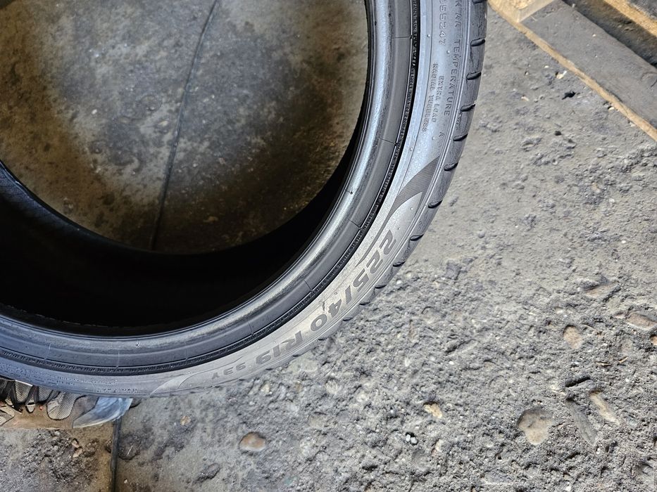 4 anvelope vara 2x255 35 19 si 2x225 40 19 Pirelli Runflat.