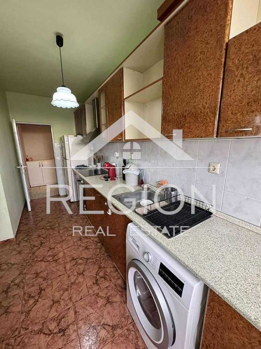 Дава се под наем Тристаен апартамент в Варна, Център - 130 кв.м за 800 € - Снимка #1