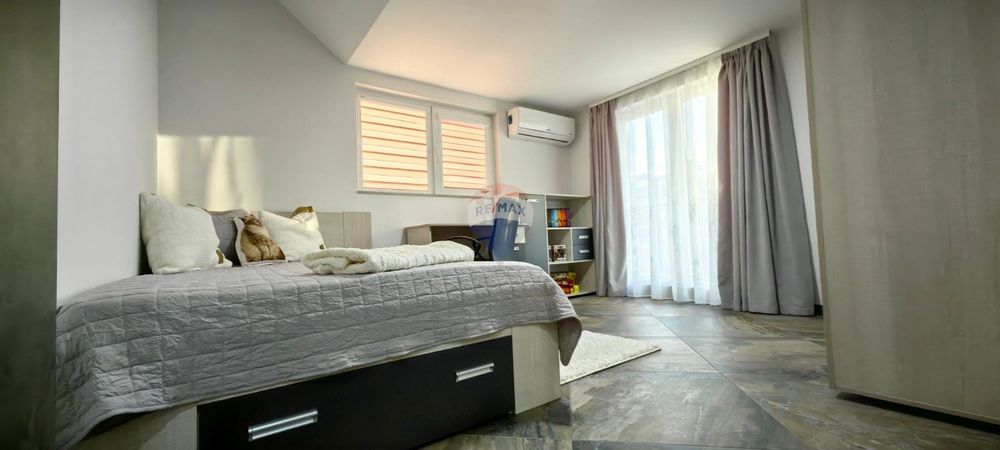 Продава се Тристаен апартамент в Варна, Бизнес хотел - 96 кв.м за 2500 €/кв.м - Снимка #9