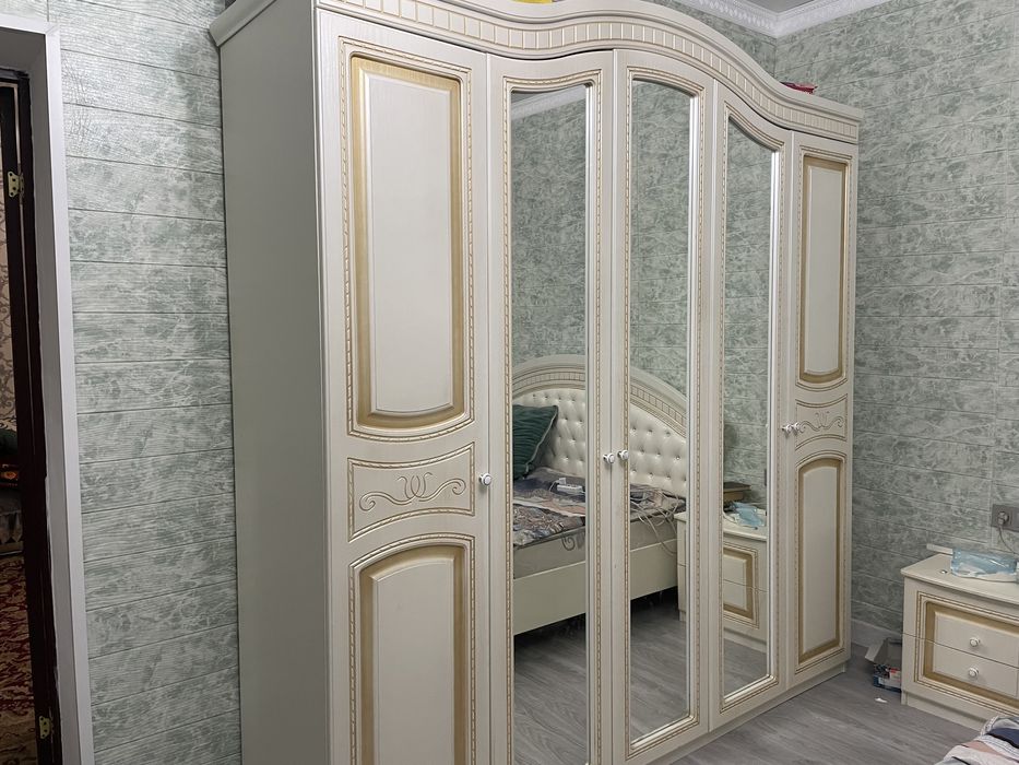 Спальный гарнитур