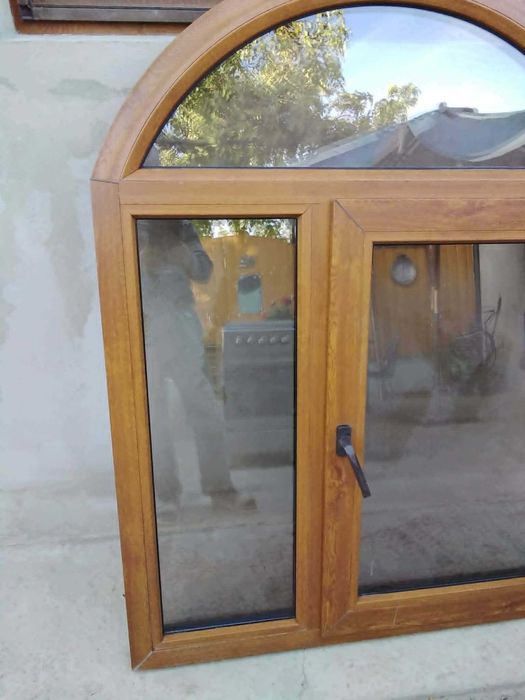 Fereastra cu arcada PVC Lemn