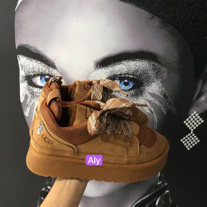 Ugg-uri diferite modele
