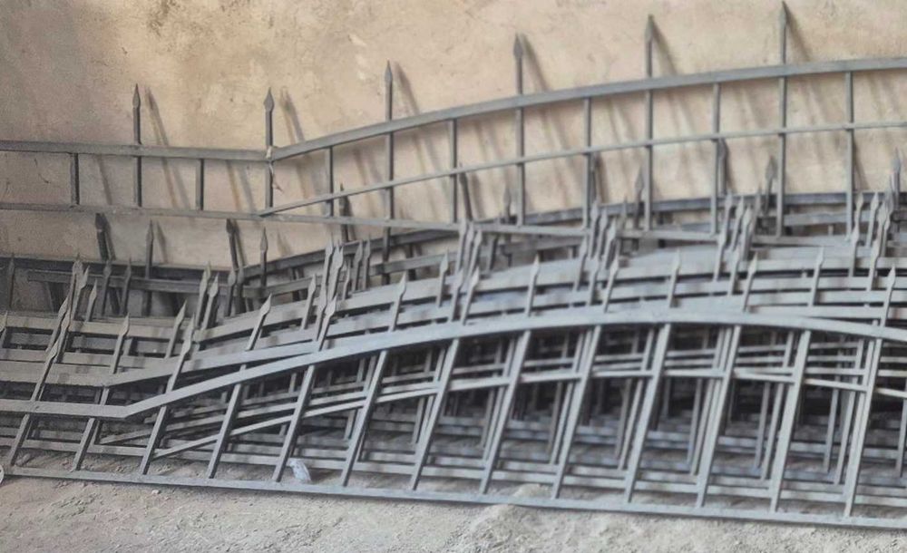 Стальное ограждение на забор