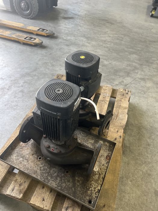 Центробежна водна помпа Grundfos Q 28 H 12