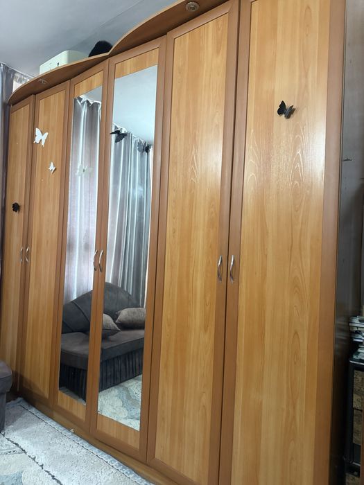 Продам большой шкаф недорого