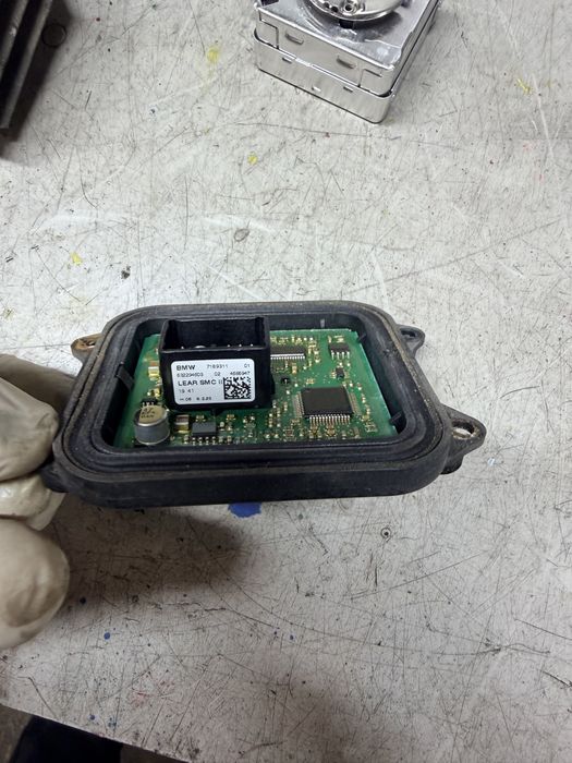 Modul adaptive smc bmw e90 droser bmw e90 e91 capac far e90