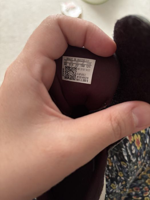 Продам кроссовки адидас