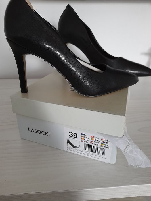 Pantofi din piele naturala