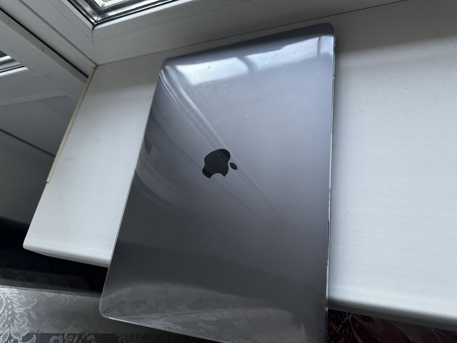 Macbook air M1 на гарантии