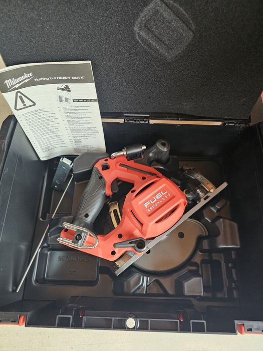 Circular milwaukee m18 FCS552