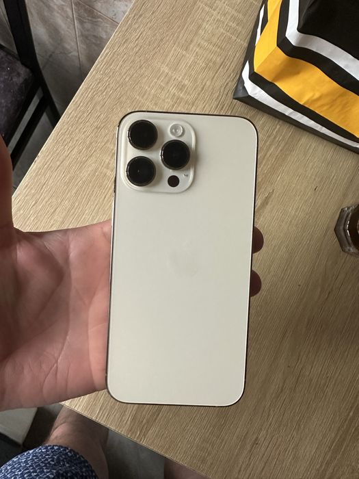 Iphone 14 pro max gold