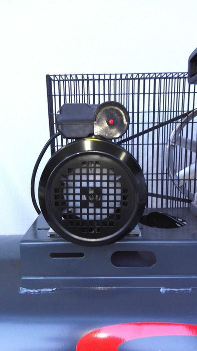 200 л Бутален монофазен компресор с ремъчно задвижване, 51021