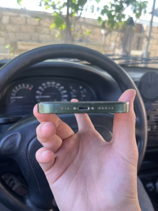Iphone 13 сатлады экран и акб аускан оригиналга