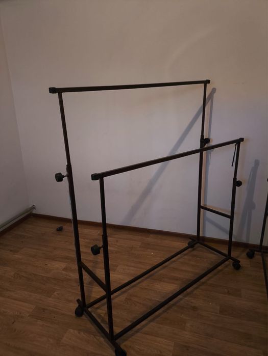 Вешалка напольная металлическая