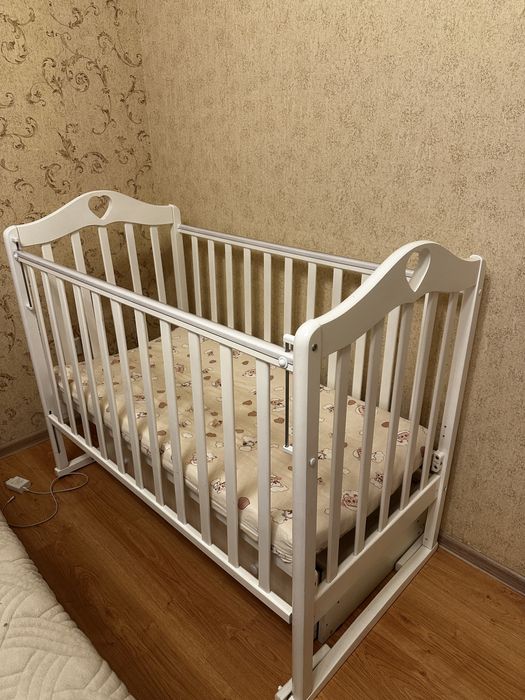 Кроватка с 0 месяцев с маятником