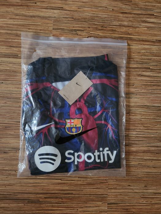 NIKE  Barcelona ново