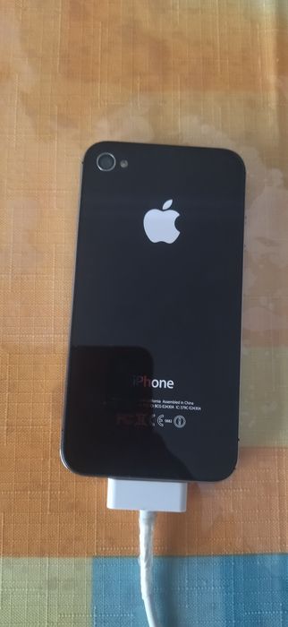 Продам телефон .