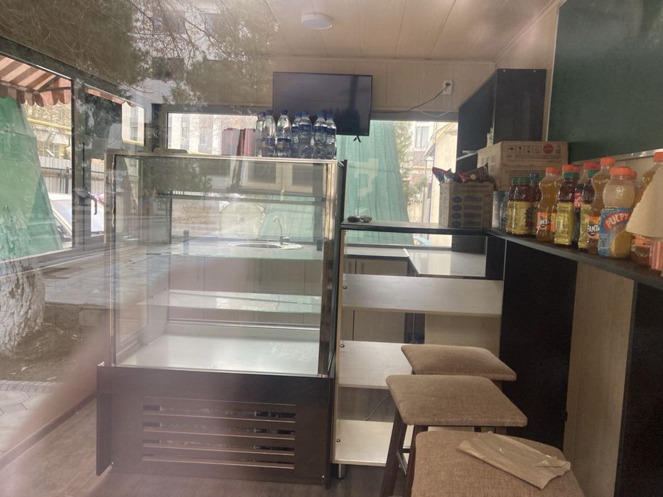 Продается готовый бизнес: Уютная кафе-будка "Lavazza" с оборудованием!