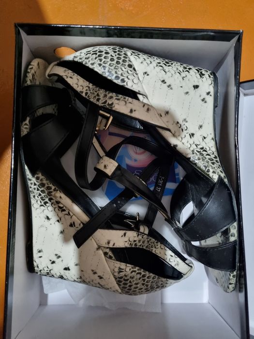 Женская обувь, босоножки