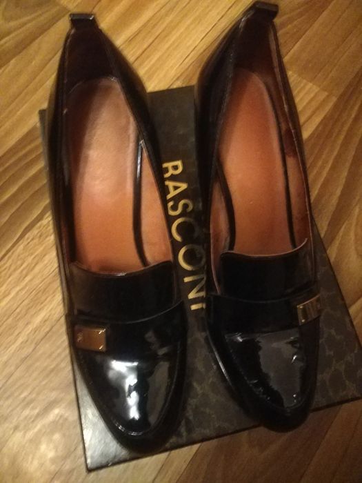 Туфли лаковые женские.