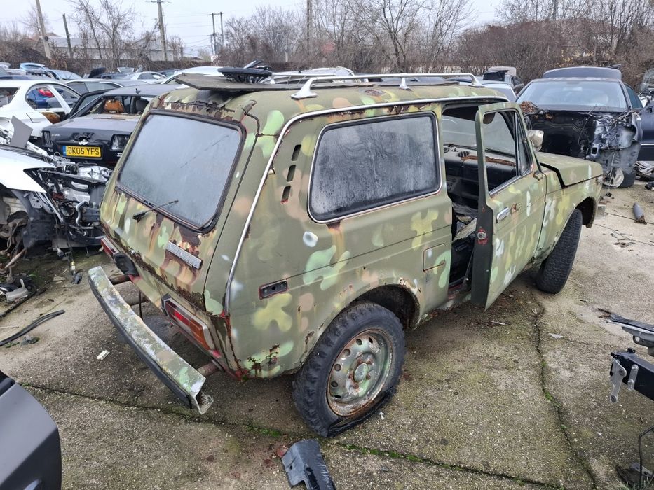 Dezmembrez Lada Niva 1600/bara lata Lada niva /usa Lada niva