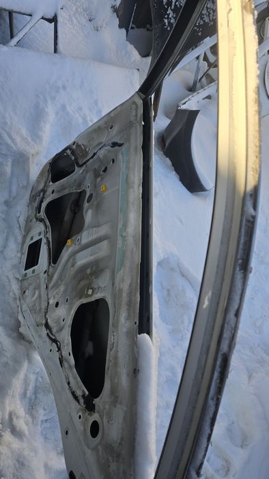 Продам дверь камри 40