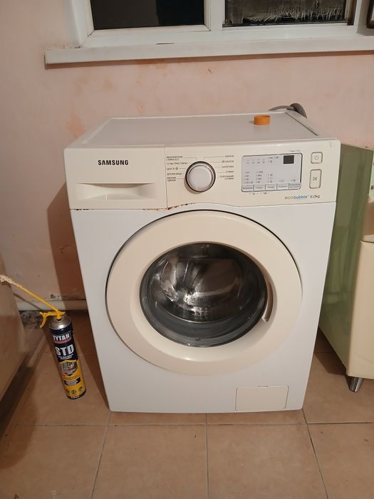 Продаю стиральную машину